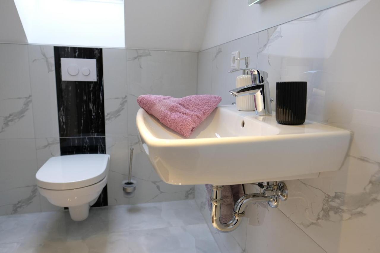 Schlafstuebchen Hotell Leer Exteriör bild